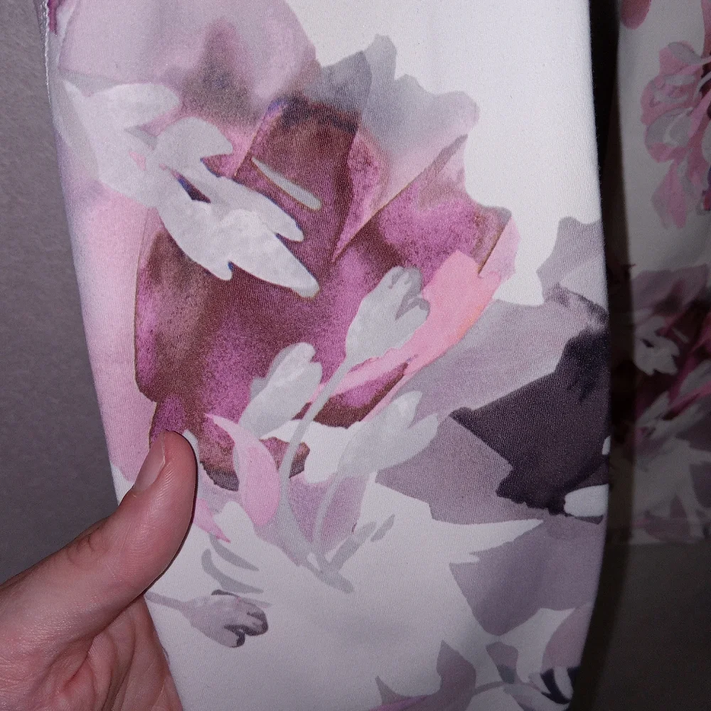 Athleta Salutation Tight Peony 7/8 Leggings Stash Pockets Womens Size XXS - Picture 5 of 11